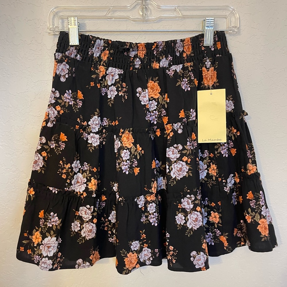 Black and Floral Juniors’ Skirt Size Small NWT
